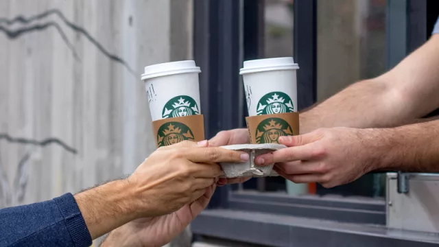 ¡Buen día! ¿Con ganas de un cafecito distinto? Mirá los Starbucks que ya operan take away (o delivery) en Mendoza