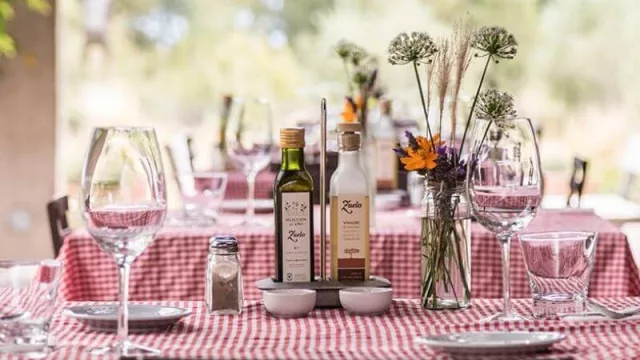 Así vuelven a abrir los restó de las bodegas: el caso del regreso de Pan y Oliva de Familia Zuccardi
