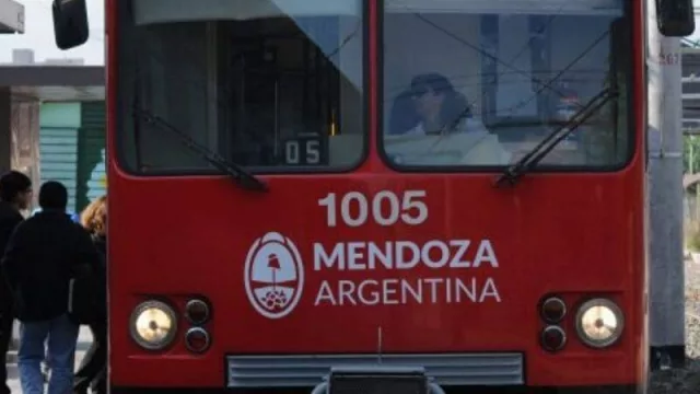 Obra pública: refaccionarán estaciones del Metrotranvía en Maipú y sumarán comercios y playa de estacionamiento 