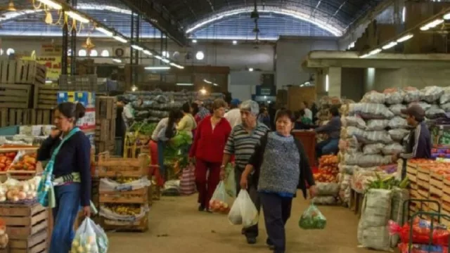 COFRUTHOS presentó un pedido para que permita la circulación de camiones