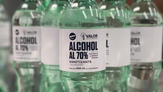 Cervecería Quilmes produce alcohol sanitizante y realiza una donación a la Municipalidad de Godoy Cruz y centros de salud de Mendoza