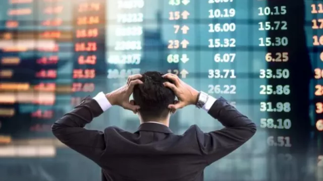 Para Reuters, "la deuda de Argentina se hundió aún más en territorio de dificultades"