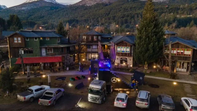 El Mercedes-Benz Snow Truck llegó a Villa La Angostura