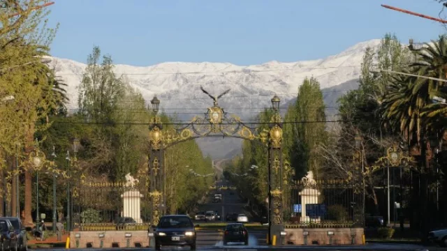 ¿De dónde provienen los turistas extranjeros que visitaron la provincia de Mendoza durante el mes de julio?