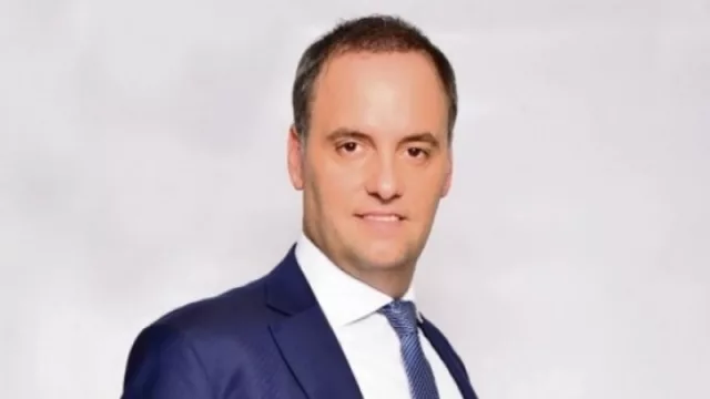 El influencer económico Manuel Adorni visita en Mendoza