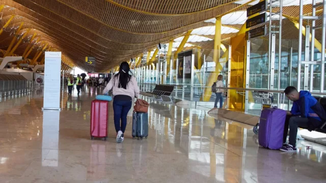 El Presupuesto 2023 suma un nuevo impuesto a los pasajes aéreos: cuáles son los que ya se cobran