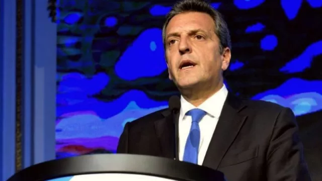 Nuevo dólar, quita de retenciones y baja de impuestos: qué estudia Sergio Massa para aumentar exportaciones