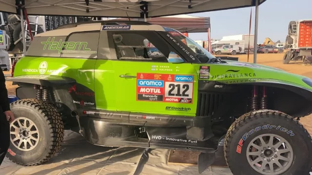 El mendocino que conduce un auto biodiesel en el Rally Dakar