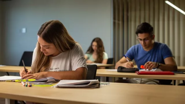 ¡Atención estudiantes neuquinos! Pan American Energy abrió la convocatoria de su programa de Becas Universitarias