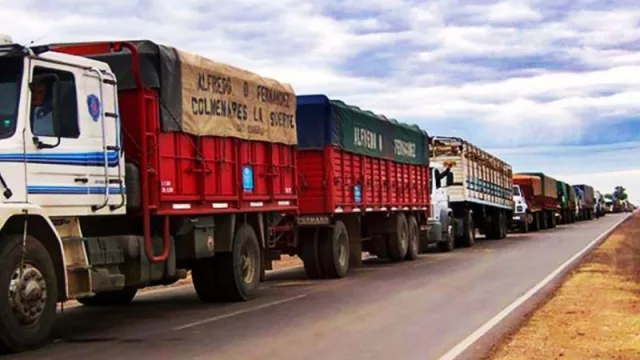 El costo del transporte de carga se incrementó en abril casi un 8% (el precio por kilómetro recorrido llegó a $ 394,70)