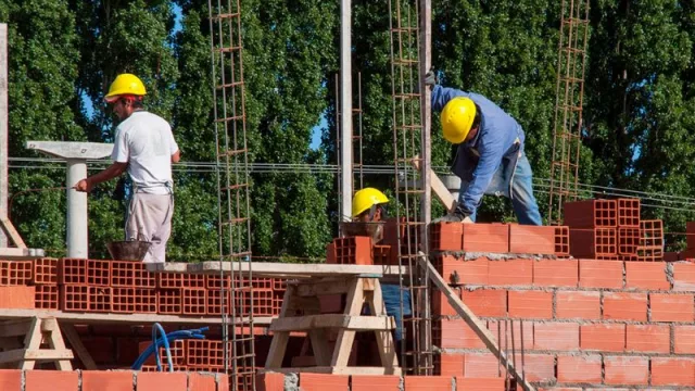 Neuquén encabeza todos los rankings de construcción a nivel nacional (y suma más de 20.000 trabajadores en el sector)