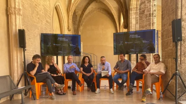 Julieta Venegas y Aterciopelados, cabezas de cartel del Tierra Bobal Fest (la primera edición del festival se celebrará los días 30 de junio y 1 de julio)