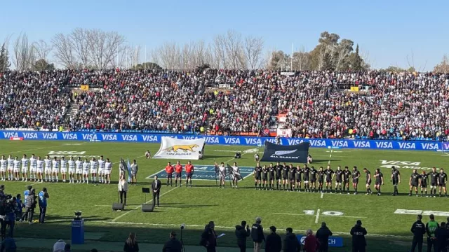 Experta Full Experience llegó a Mendoza (atraída por el rugby)
