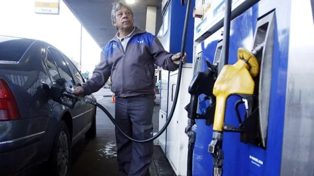 Precio de la nafta: los 6 impuestos que presionan y explican la diferencia entre el AMBA y el interior