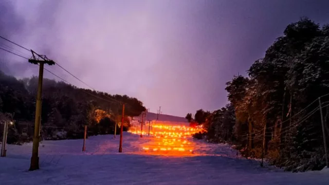 Apertura de la temporada invernal en el Cerro Bayo (contó con la presencia de residentes y turistas que disfrutaron de la atracción)