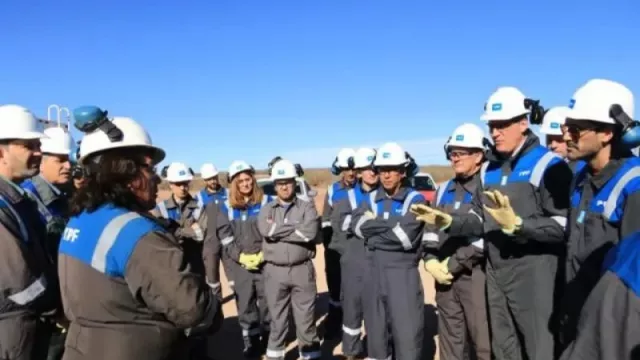 Legisladores de Río Negro exploran la Planta de Tratamiento de Crudo en Vaca Muerta