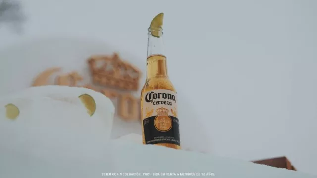 Música y naturaleza en un bar de hielo: Corona Sunset dice presente en la temporada de invierno 2023