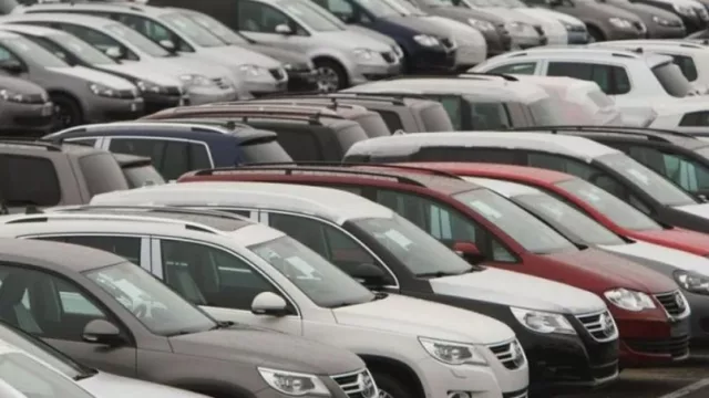 Muchos autos 0km sin precios tras la devaluación del dólar oficial