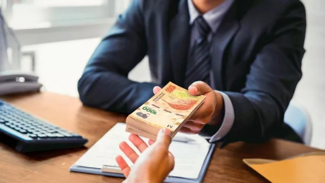 En un año, se duplicaron los montos de los préstamos al sector privado (por el uso de tarjetas de crédito), debido a la inflación