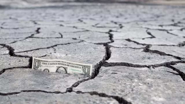 Con menos dólares, la sequía ya pone a la actividad en "zona de riesgo"