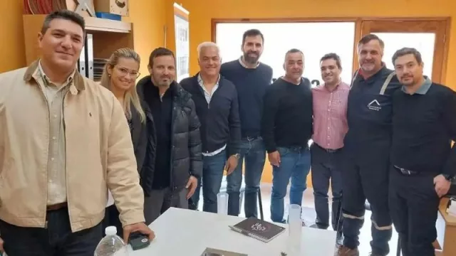 Representantes de la Cámara de Servicios Petroleros de Río Negro (CaSePe), el gobierno de la provincia y Aconcagua Energía se unen para fortalecer el desarrollo local en la provincia