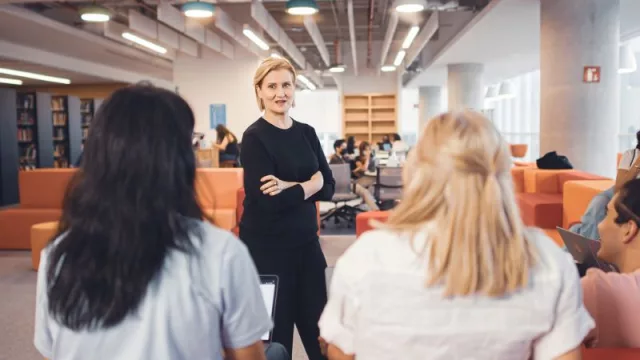 Monterrey busca docentes con experiencia internacional (pagan sueldo, alojamiento y pasaje de avión)