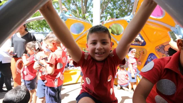 Domos Cósmicos en escuelas mendocinas (un dispositivo lúdico para desarrollar habilidades cognitivas y motrices en la primera infancia)