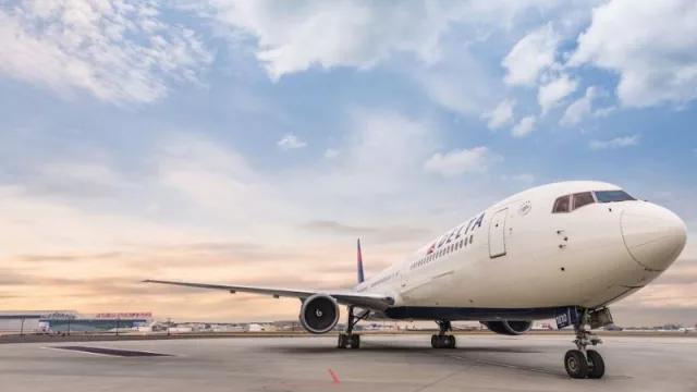 Delta Air Lines duplicó su oferta de vuelos y podría dejar permanente la ruta con Nueva York