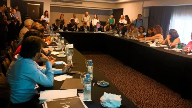 Coviar se reunió a legisladores nacionales para plantearles modificaciones a la “Ley Ómnibus” (y que la vitivinicultura no pague derechos de exportación)