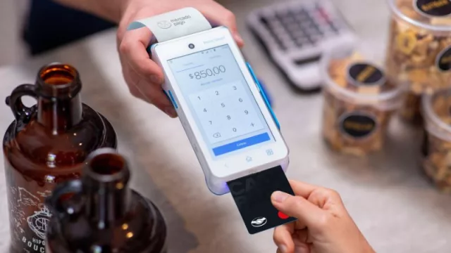 Atención con las tarjetas de crédito: altas tasas de interés que superan la inflación