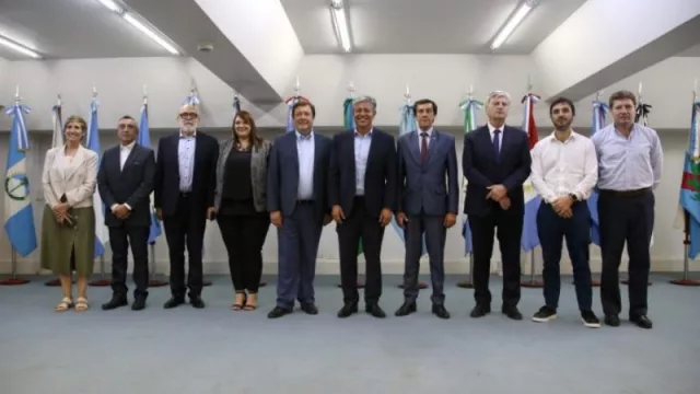 Mendoza participó de la reunión con los gobernadores de la OFEPHI