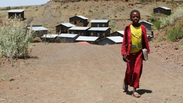 El ascensor social en África: funciona en educación, pero no en ingresos ni empleo