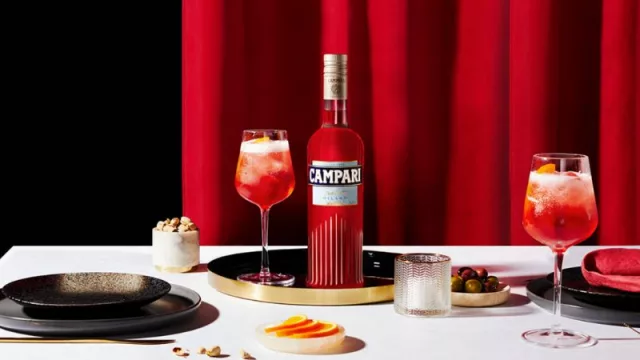 Campari revela una nueva botella inspirada en su ciudad de origen, Milán: una oda visual a la elegancia y vanguardia