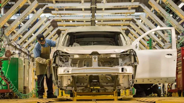 Renault Argentina comienza a exportar uno de sus modelos icónicos a Brasil.