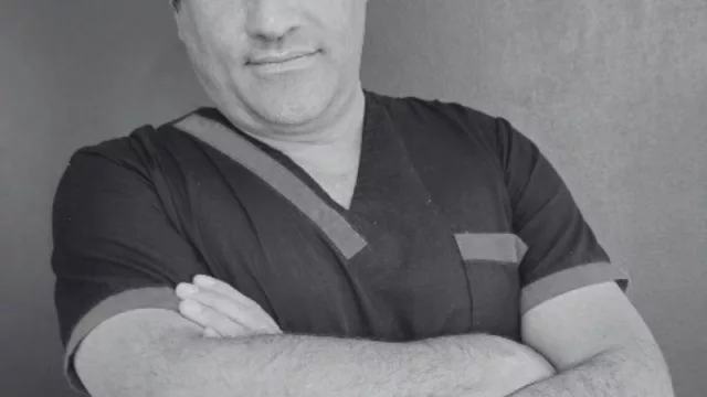 "La rinoplastia es una de las cirugías que realizo con más frecuencia y es lo que me apasiona"