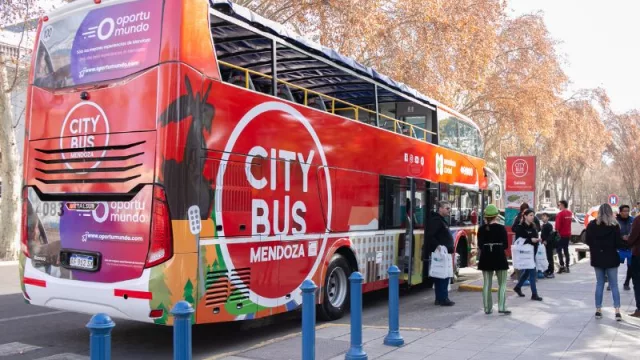 Mendoza City Tour, el bus turístico que recorre la Ciudad de Mendoza pasará por Palmares, Espacio Arizu y Planta Uno