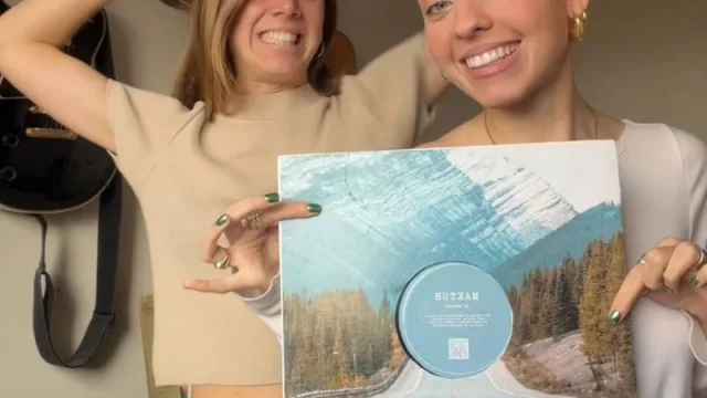 ¿No sabés qué regalarle a tu amorcito? ¿Qué tal una canción personalizada? (en un vinilo customizado)