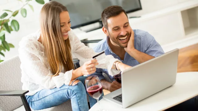 Con descuentos de hasta el 50%, arrancó CyberWine