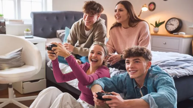 ¡Atención adolescentes de 13 años! Ya pueden abrir una cuenta (y generar ganancias superiores a los 40%)