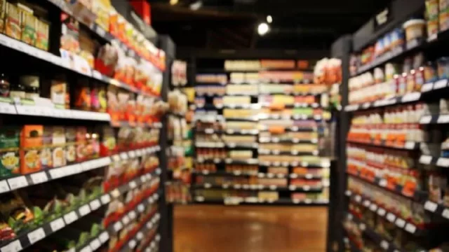 Eficiencia y precisión en etiquetado: claves para el éxito en la industria de consumo masivo