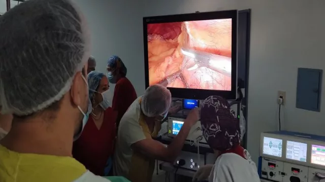 Torres de cirugía de alta generación llegan al Hospital Español