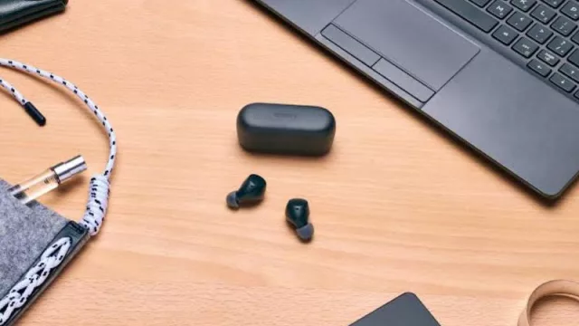 Sony trajo unos auris con autonomía de 11 horas (y se suben a la ola del color)