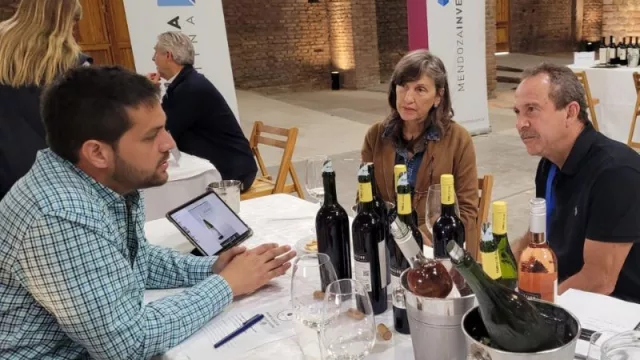 Aruba, el paraíso que llama la atención a los vinos mendocinos