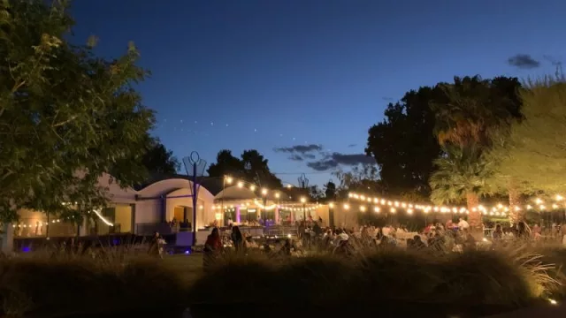 Atardecer en Bodega SinFin: un brindis al 2024 con el mejor sunset del año