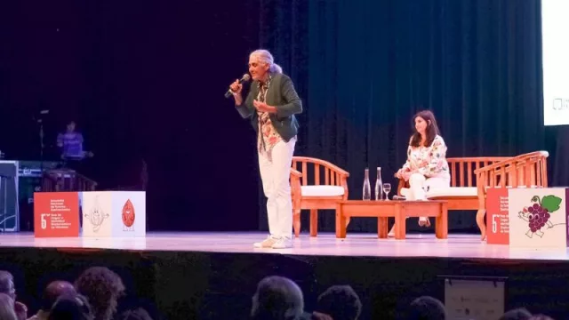 Beatriz Barbera, vicepresidenta de la gastronomía de Aehga y Gabriela Testa, a cargo de la presentación del plan estratégico.