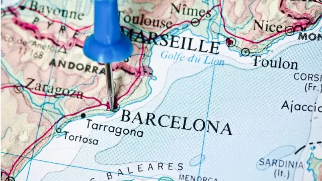 Becas para realizar un programa de negocios internacionales en Barcelona