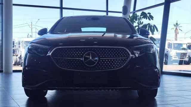 Así es el nuevo Clase E, el primer Mercedes con IA del país