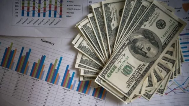 Baja de tasas, dólar, estacionalidad y adiós al impuesto país: el análisis detrás de las últimas horas del 2024