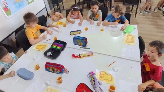 La educación en el contexto de la  inteligencia artificial y el modo de pensar de los futuros adultos