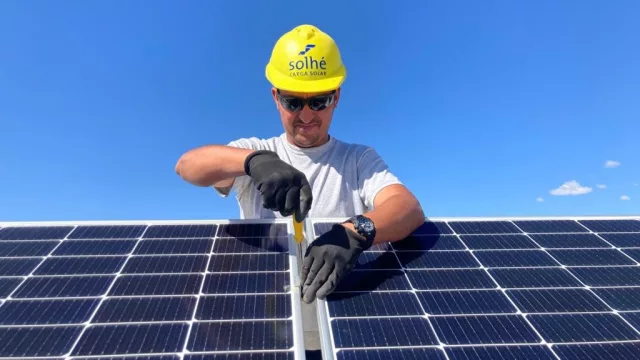 Suben las facturas de electricidad, pero bajan las tasas para reemplazar por energía solar